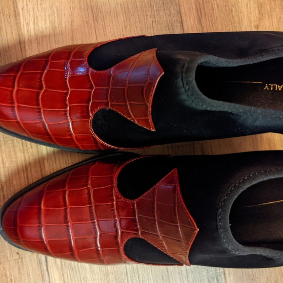 INTENTIONALLY BLANK auntie croc size 11 - Picture 2 of 8